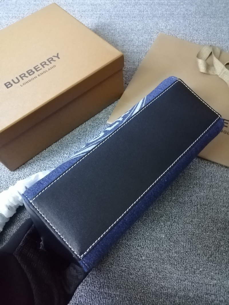 Burberry Clutch Bags